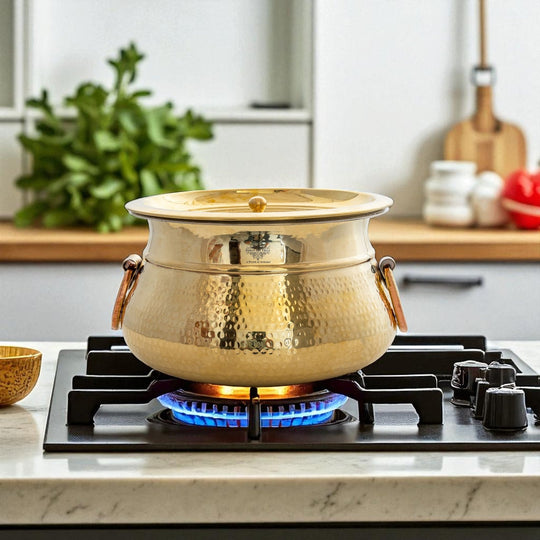 Hammered Brass Cooking Pot with Tin Lining, Handle & Lid, 114/118/219 oz
